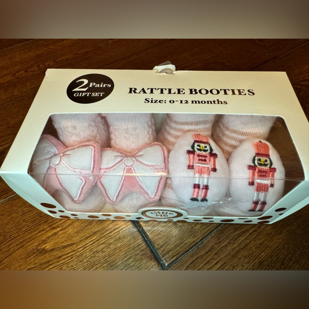⭐️ LITTLE ME 2 PAIRS RATTLE BOOTIES - Picture 3 of 4